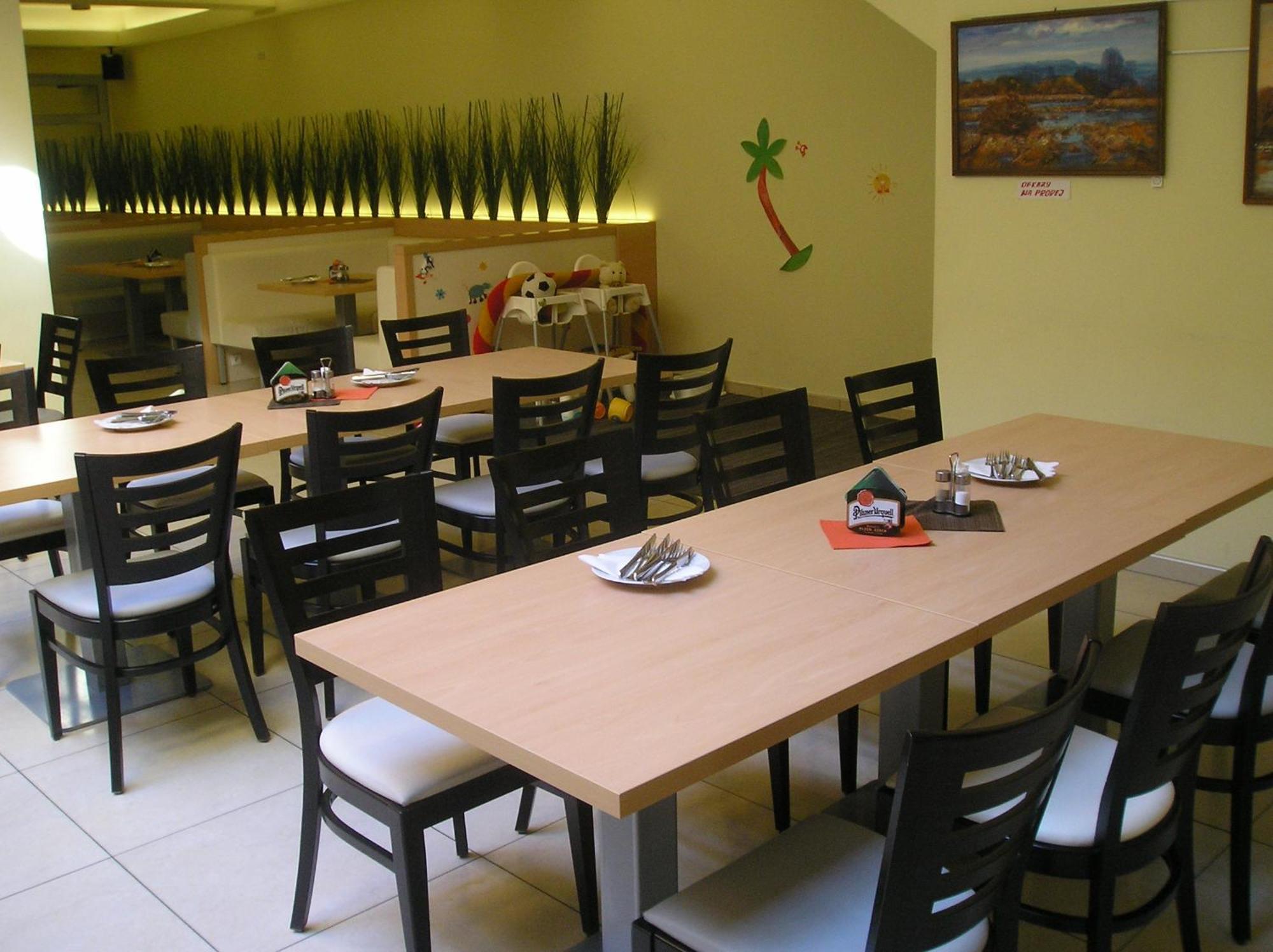 Hotel Kaskada Ledeč nad Sázavou Buitenkant foto